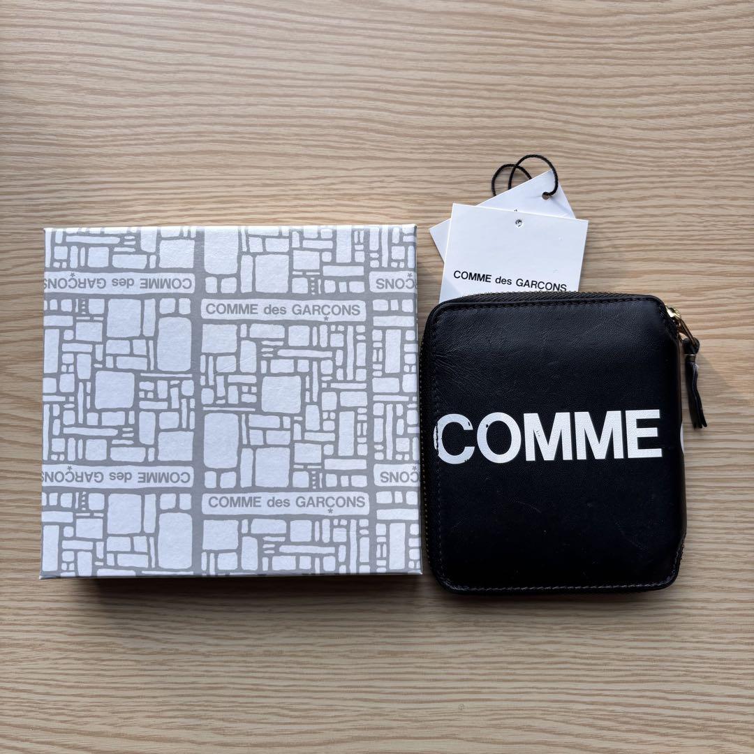 コムデギャルソン ウォレット Huge Logo Zip Wallet 財布