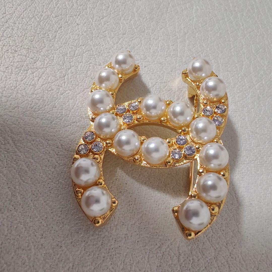 CHANEL シャネル パール ブローチ - アクセサリーオリジナル