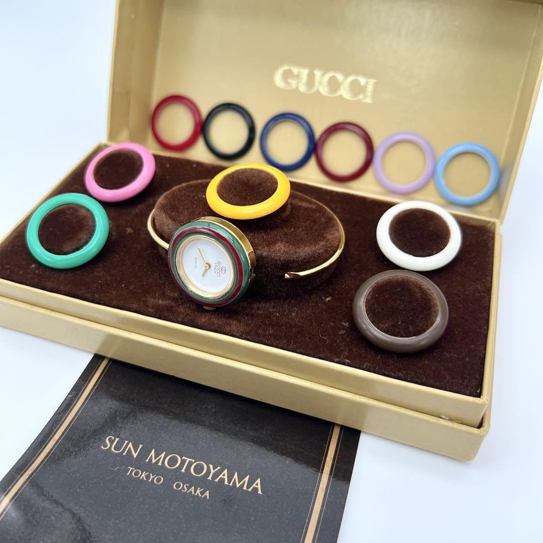美品✨　新品電池　グッチ　チェンジベゼル　バングルウォッチ　全12色 箱付き