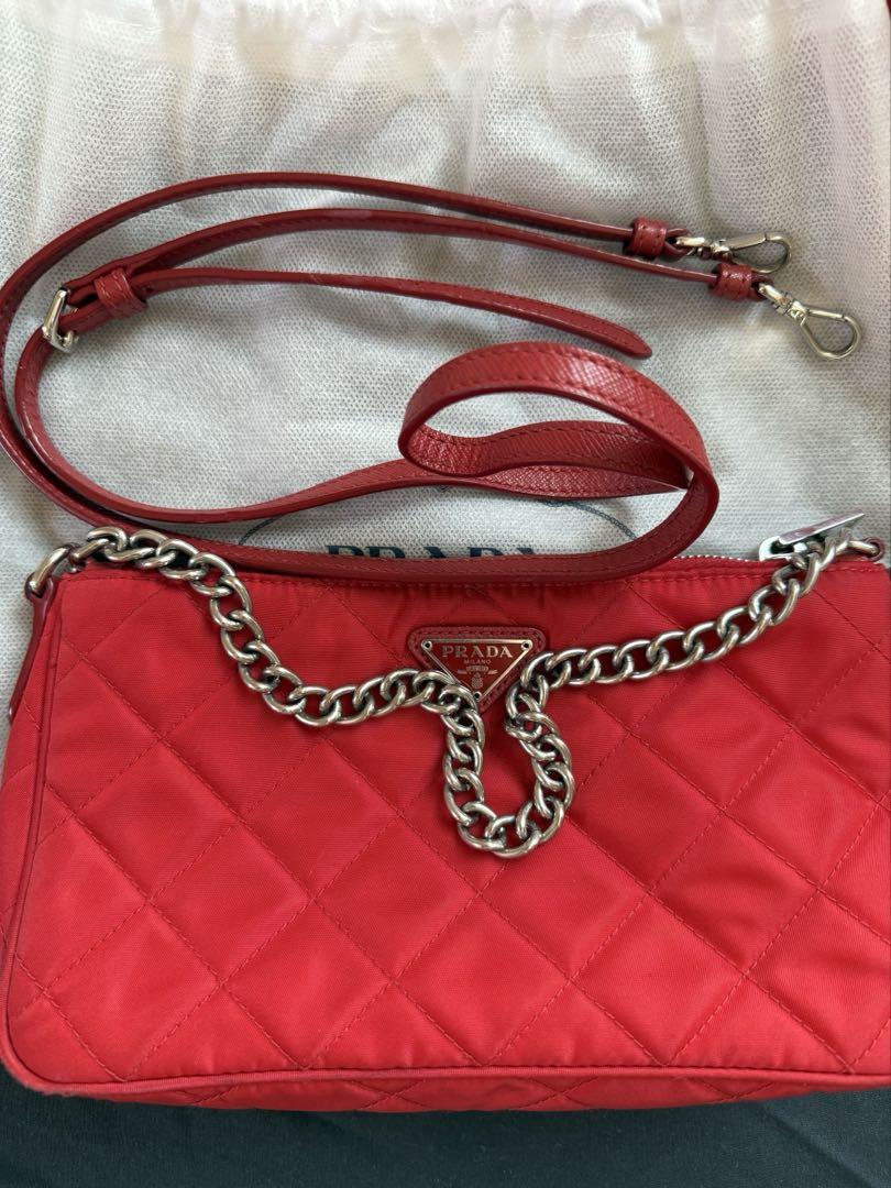 PRADA レッド キルティング ショルダーバッグ - メルカリ