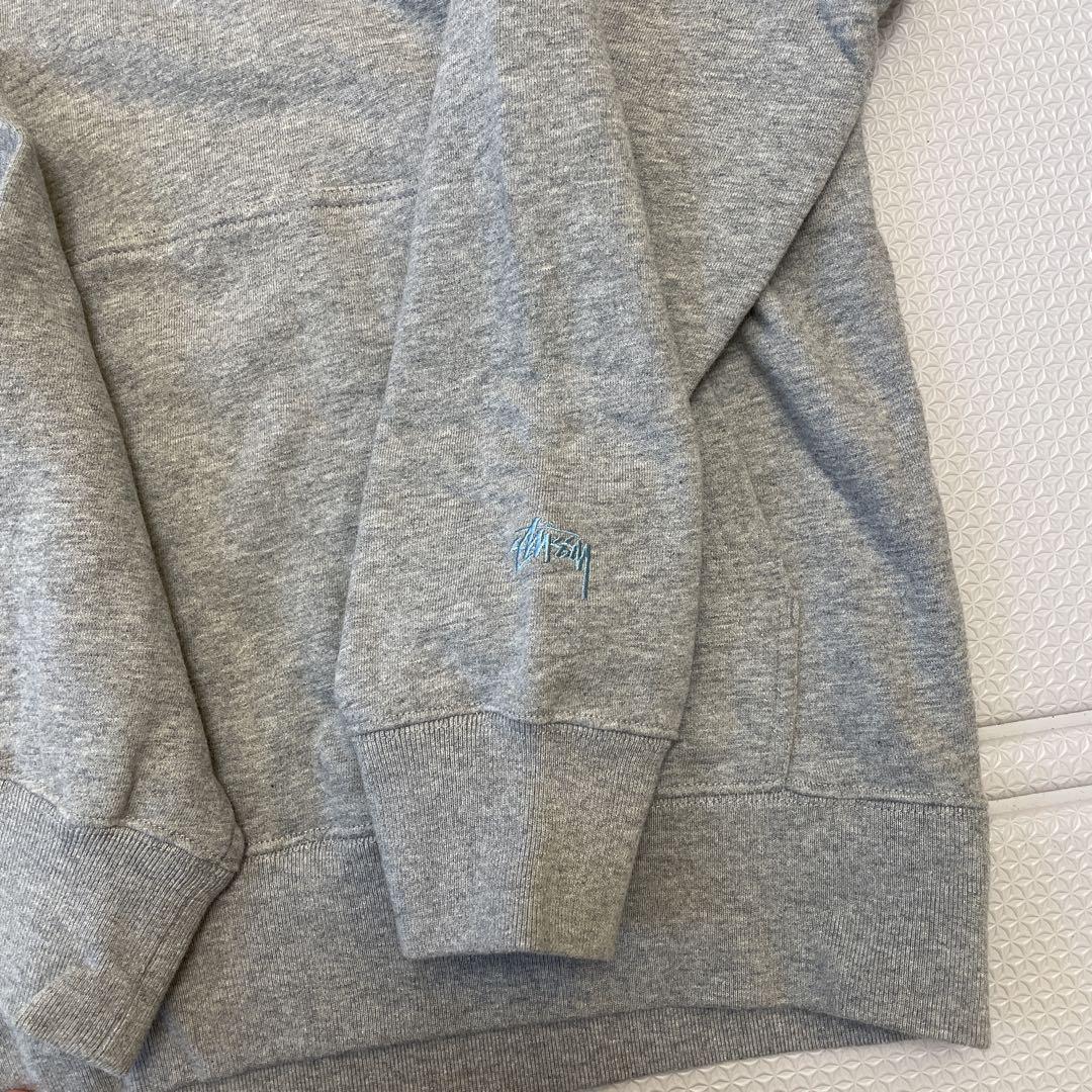 Stussy グレー フード付きパーカー
