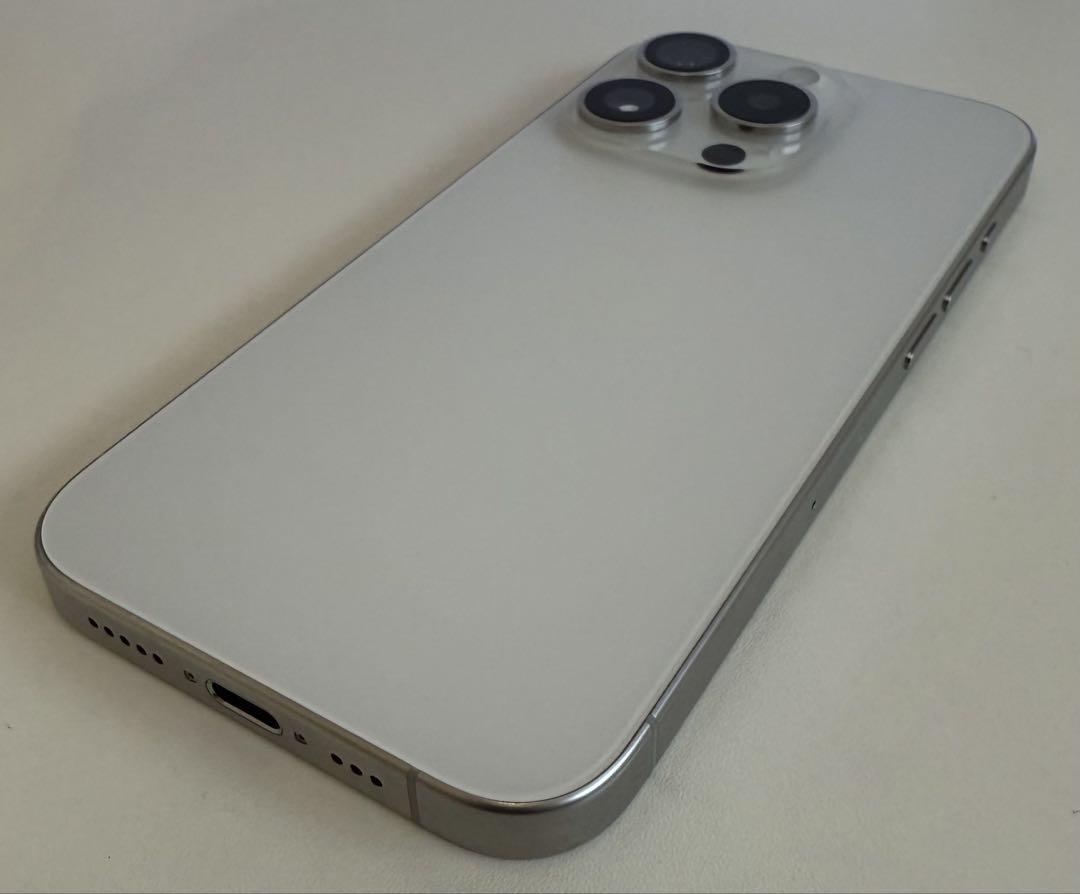 【美品】iPhone 15 Pro ホワイトチタニウム 128GB