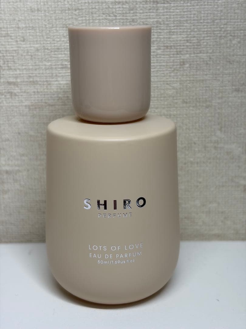SHIRO ホリデー　オードパルファン LOTS OF LOVE ロッツオブラブ