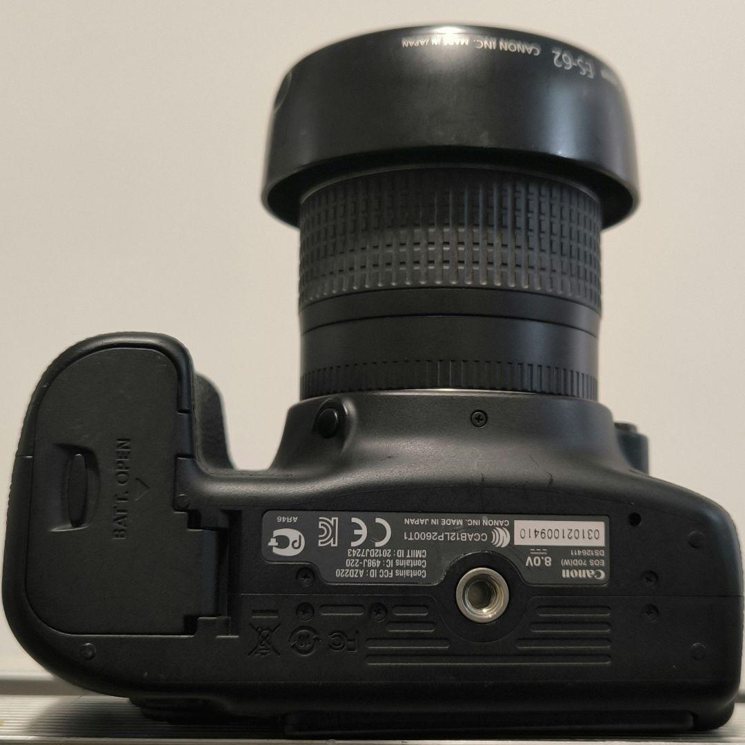 CANON eos70D　ボディ+バッテリー+チャージャー