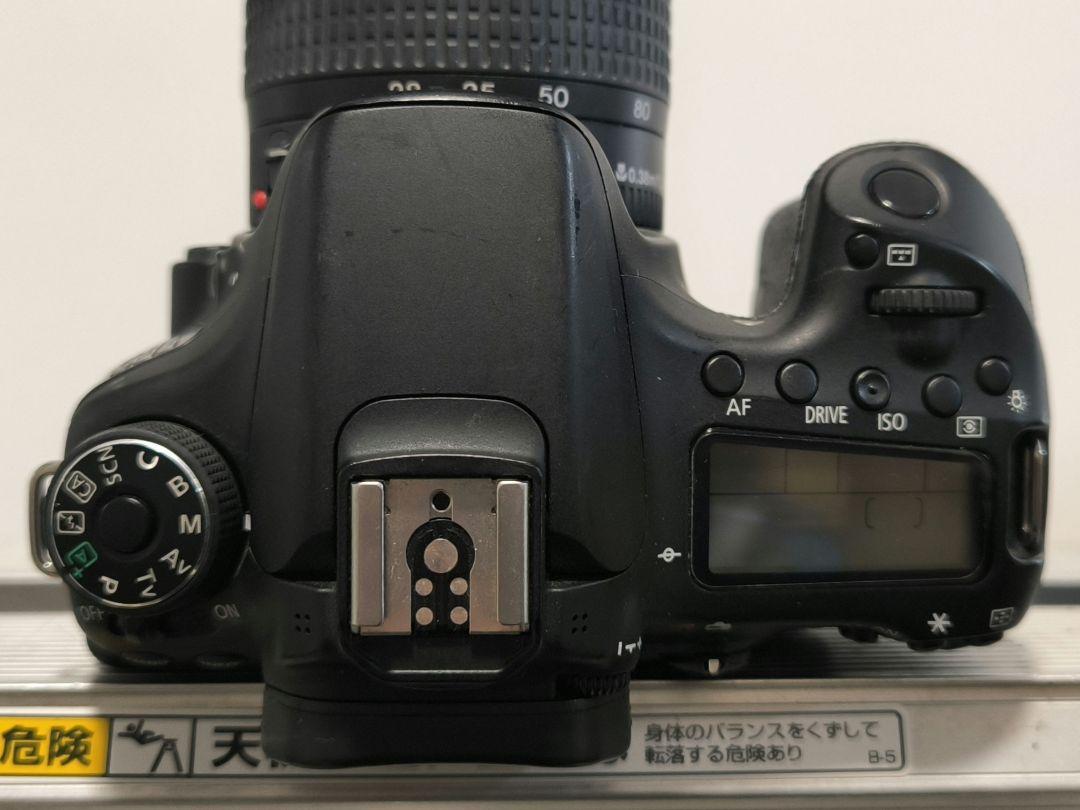 CANON eos70D　ボディ+バッテリー+チャージャー