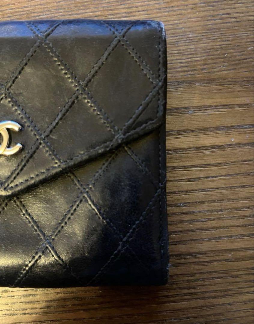 シャネルCHANEL 二つ折り財布 黒 レザー