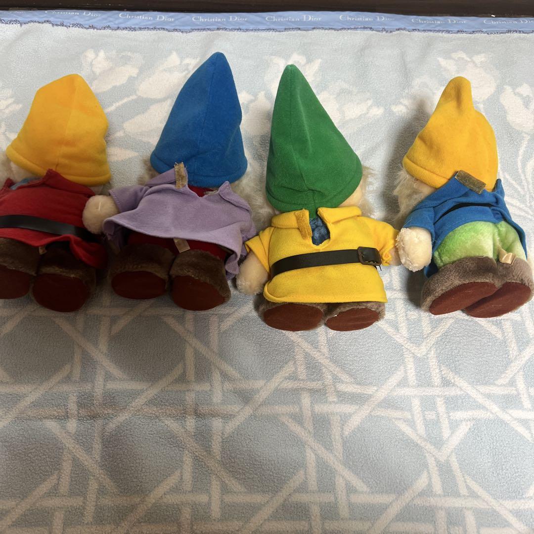 7人の小人ぬいぐるみ 4体セット - メルカリ