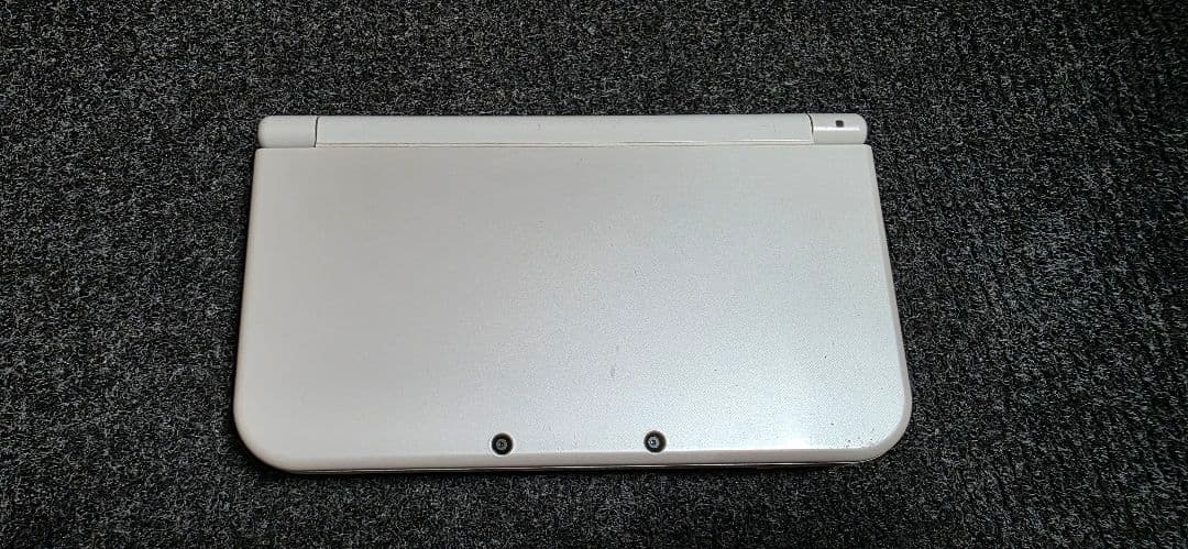 Nintendo New 3DS LL ホワイトやや傷や汚れあり
