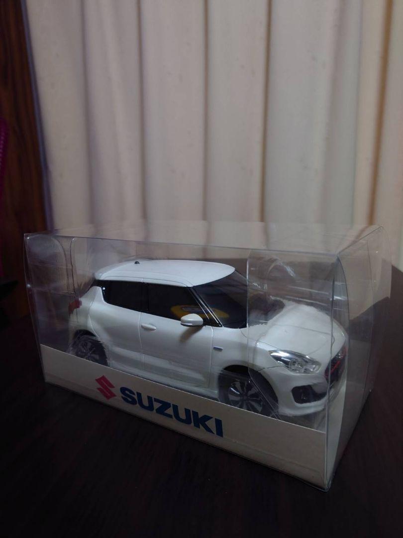 スズキ スイフト ホワイト ミニカー カラーサンプル価格