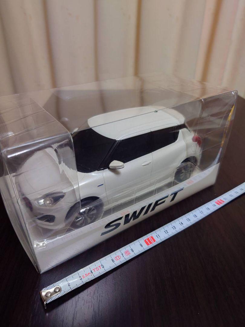 スズキ スイフト ホワイト ミニカー カラーサンプル価格