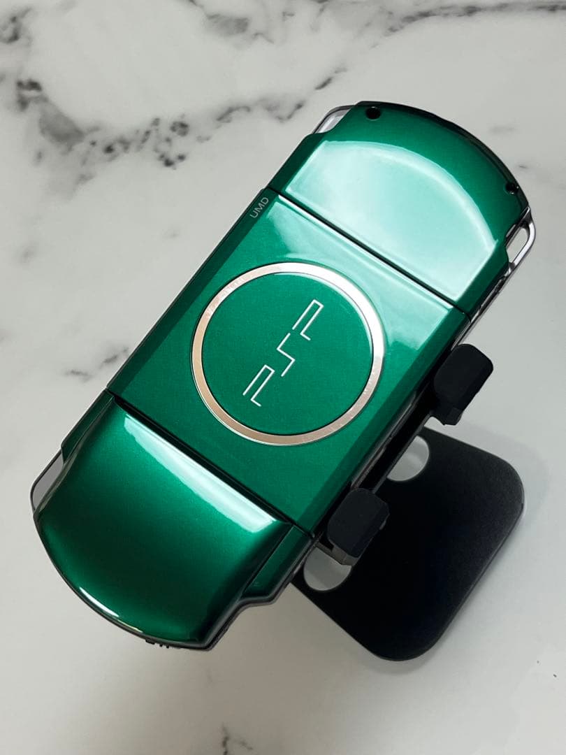 美品 レア。PSP-3000 スピリテッド・グリーン。 美品 レア。PSP-3000 スピリテッド・グリーン。