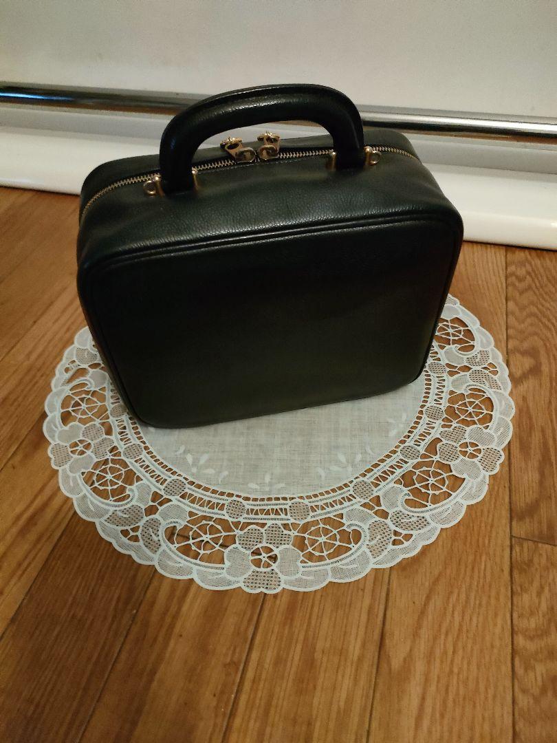 〜Ｍermaid〜CHANELキャビアスキン バニティバッグ ショルダー付