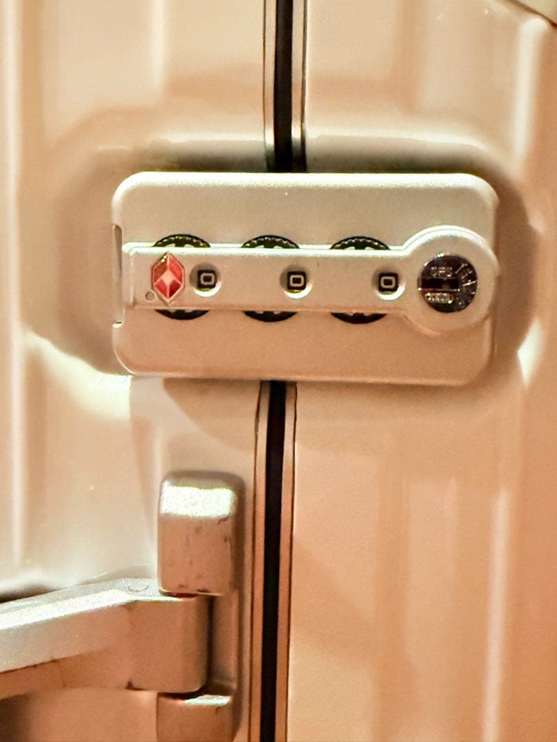 RIMOWA リモワ リンボ キャビン 2輪 LIMBO RIMOWA リモワ リンボ キャビン 2輪 LIMBO