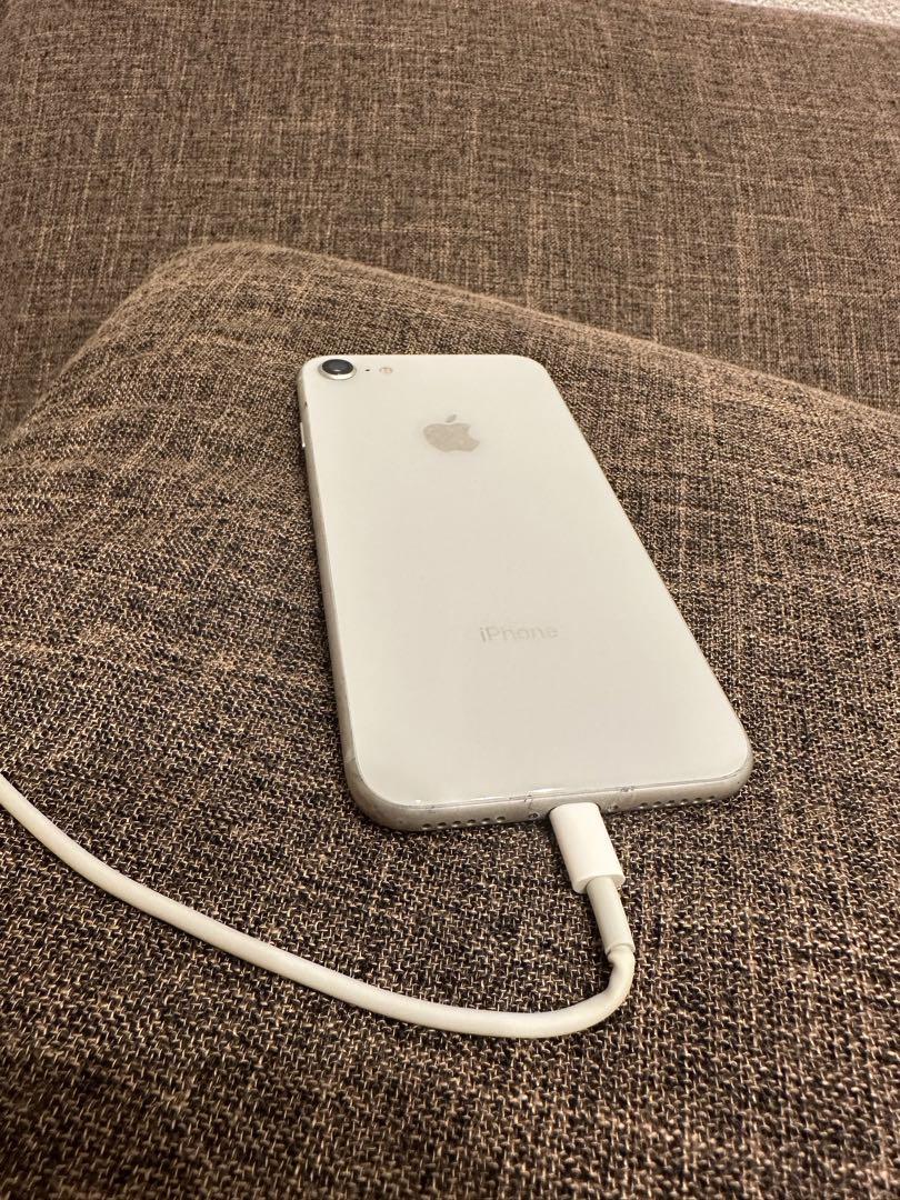 中古 【SIMロック解除済み】【docomo】 iPhone8 256GB (スペース