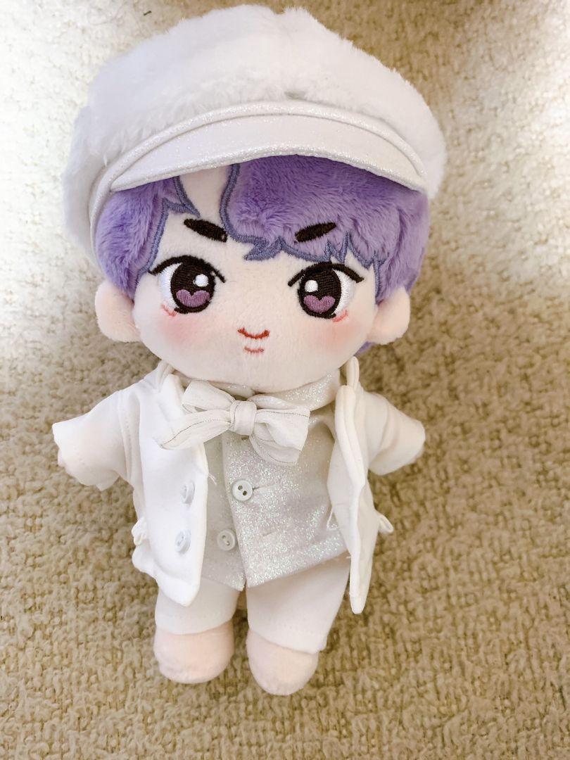 BTS ジン　JIN ぬいぐるみ　20cm BTS ジン JIN ぬいぐるみ 20cm