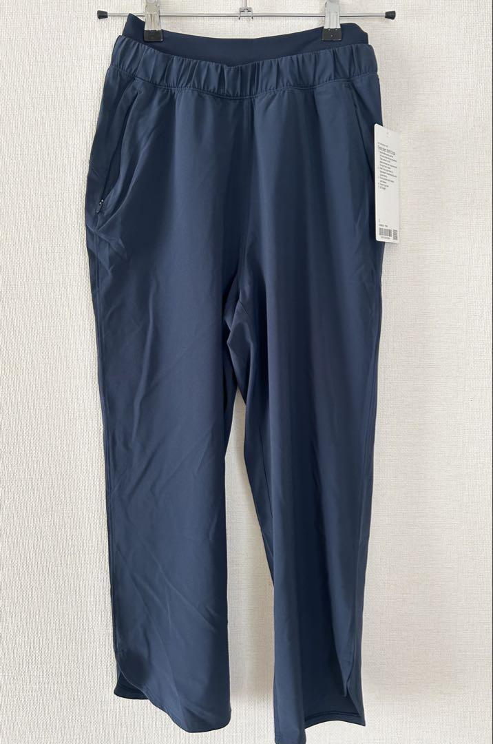 【新品未使用】ルルレモン　薄手クロップドパンツ　ネイビー　2