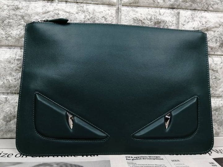 値下げ!FENDI フェンディ バグズ クラッチバッグ レザー メンズ - www