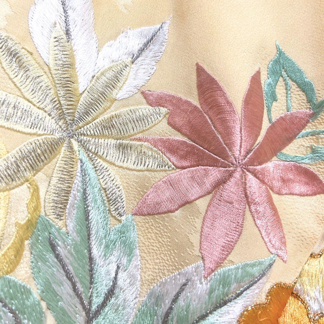 セミアンティーク 金駒刺繍 刺繍 牡丹 菊花 霞地紋 振袖 着物