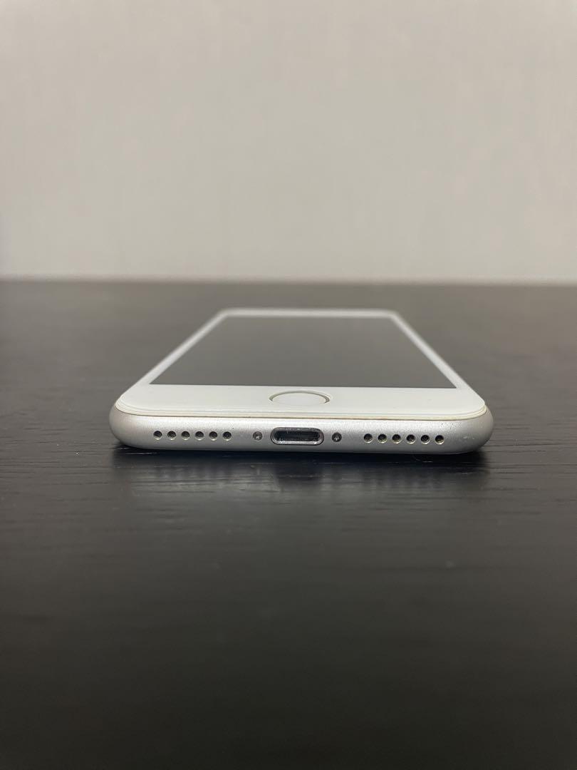 Apple iPhone 8 64GB SIMフリー　シルバー　画面割れ iPhone8 シルバー 64GB SIMフリー 画面割れあり スマートフォン