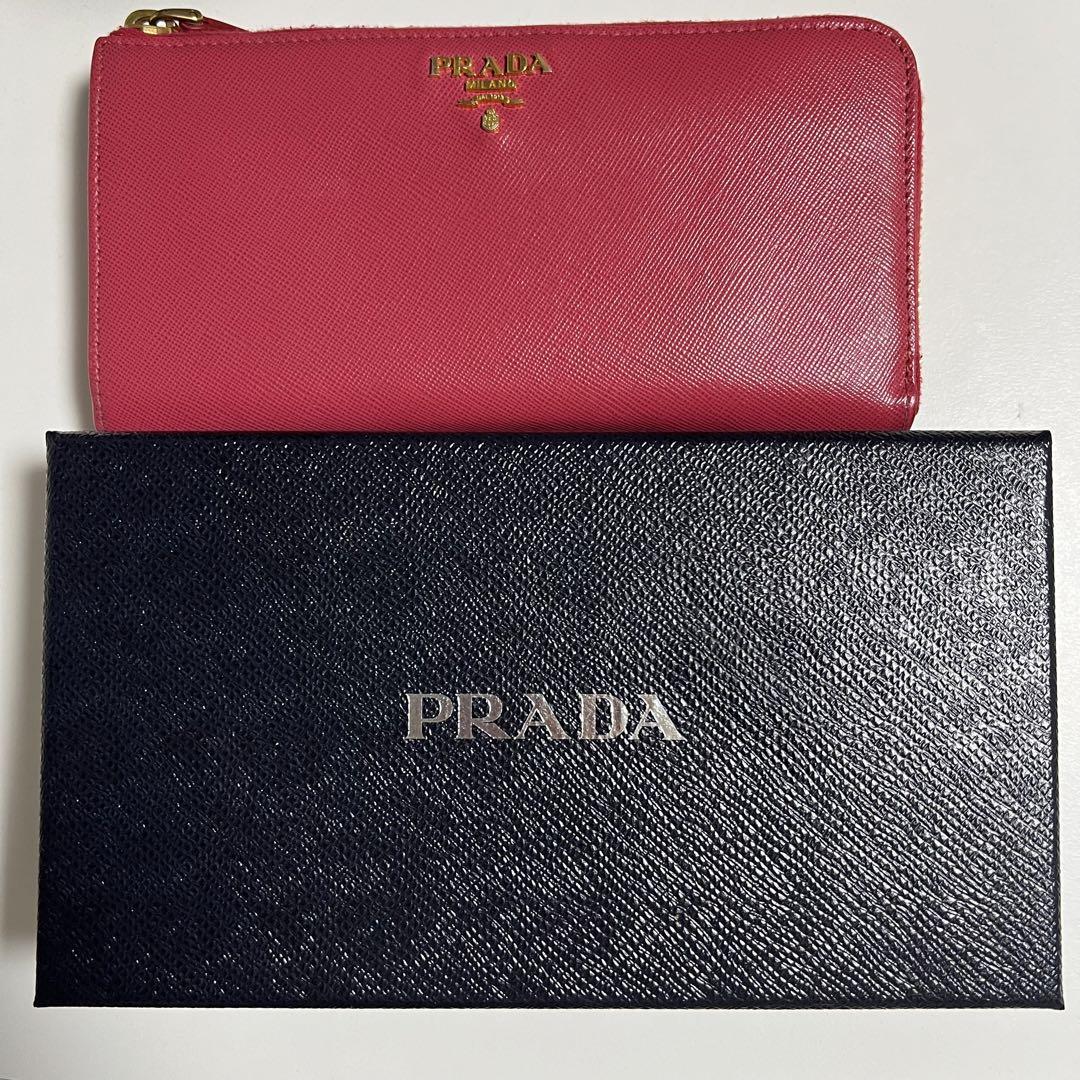 中古のためそちらはご了承下さいPRADA 財布