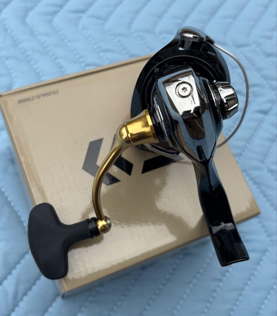 ダイワ DAIWA LEGALIS LT2500D スピニングリール +ライン