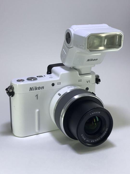 安価 White Wズームキット V1 1 Nikon Nikon ストロボ付 デジタルカメラ
