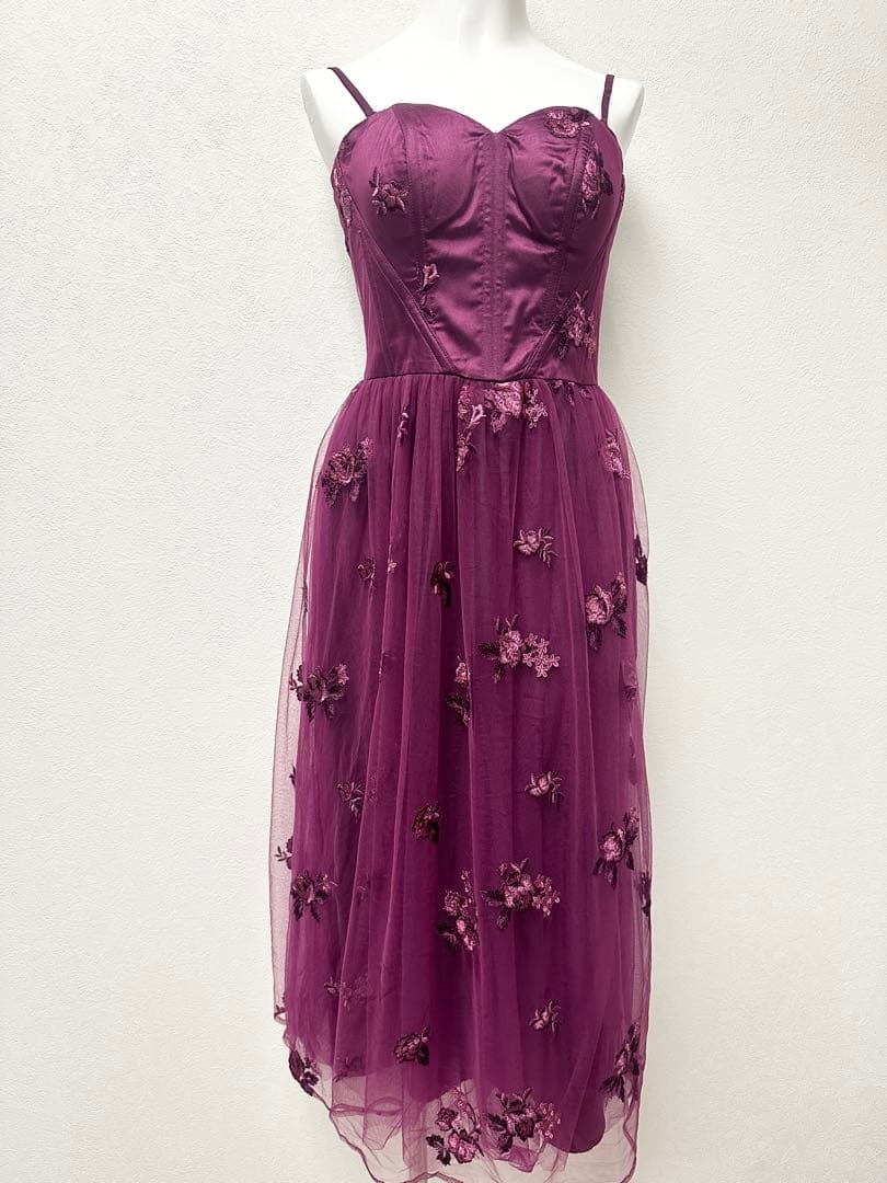 新品タグ付き⭐︎Chi Chi London 2way花柄刺繍チュールドレス M 新品タグ付き⭐︎Chi Chi London 2way花柄刺繍チュールドレス M