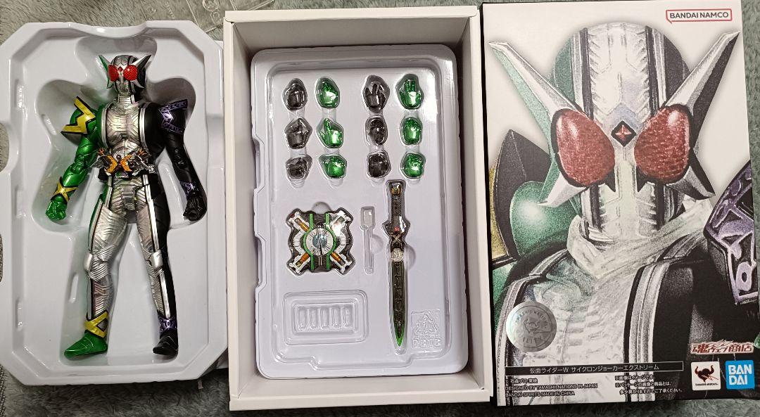 S.H.フィギュアーツ真骨彫　仮面ライダーW サイクロンジョーカーエクストリーム