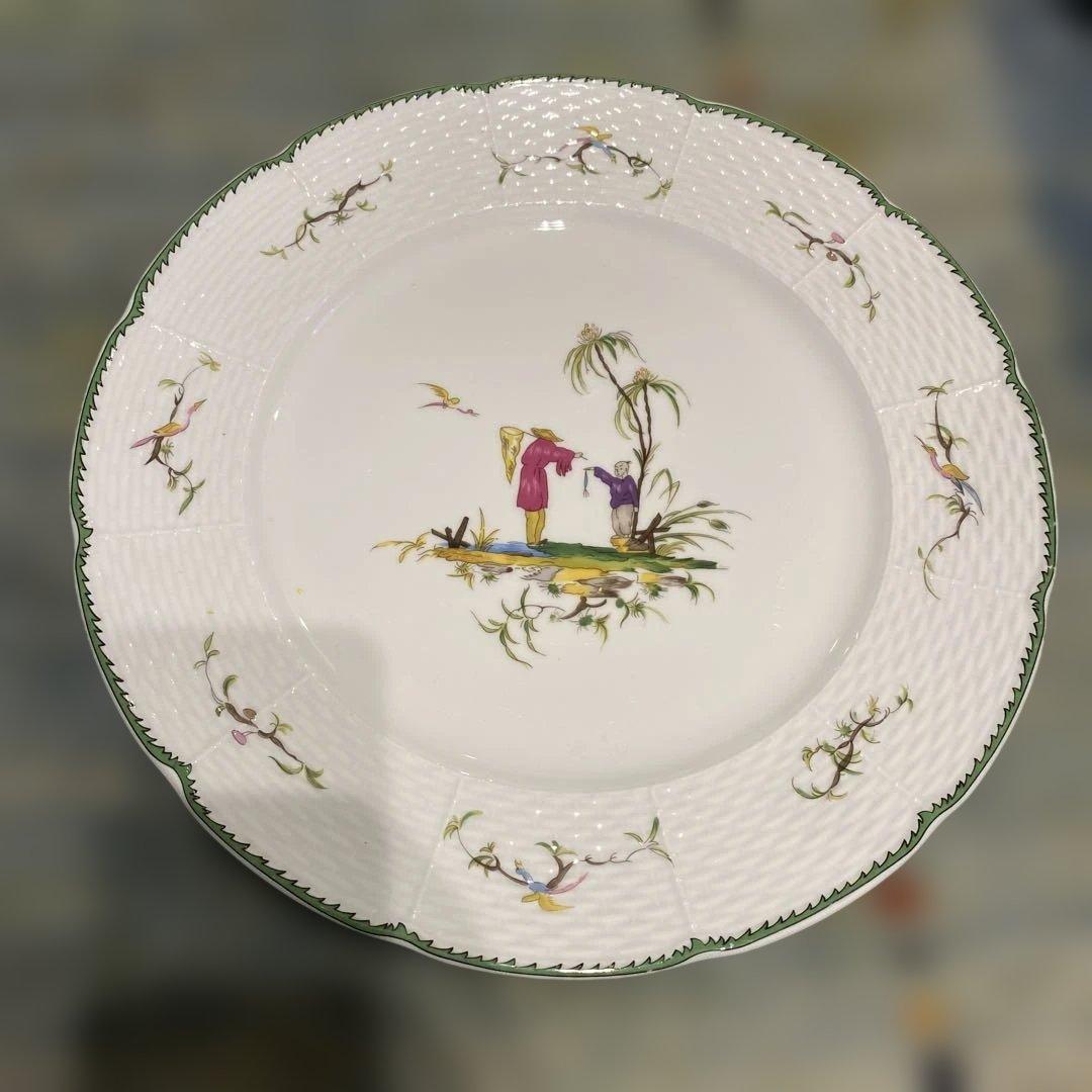 RAYNAUD花と人物の絵柄の陶磁器皿目立った傷や汚れなし