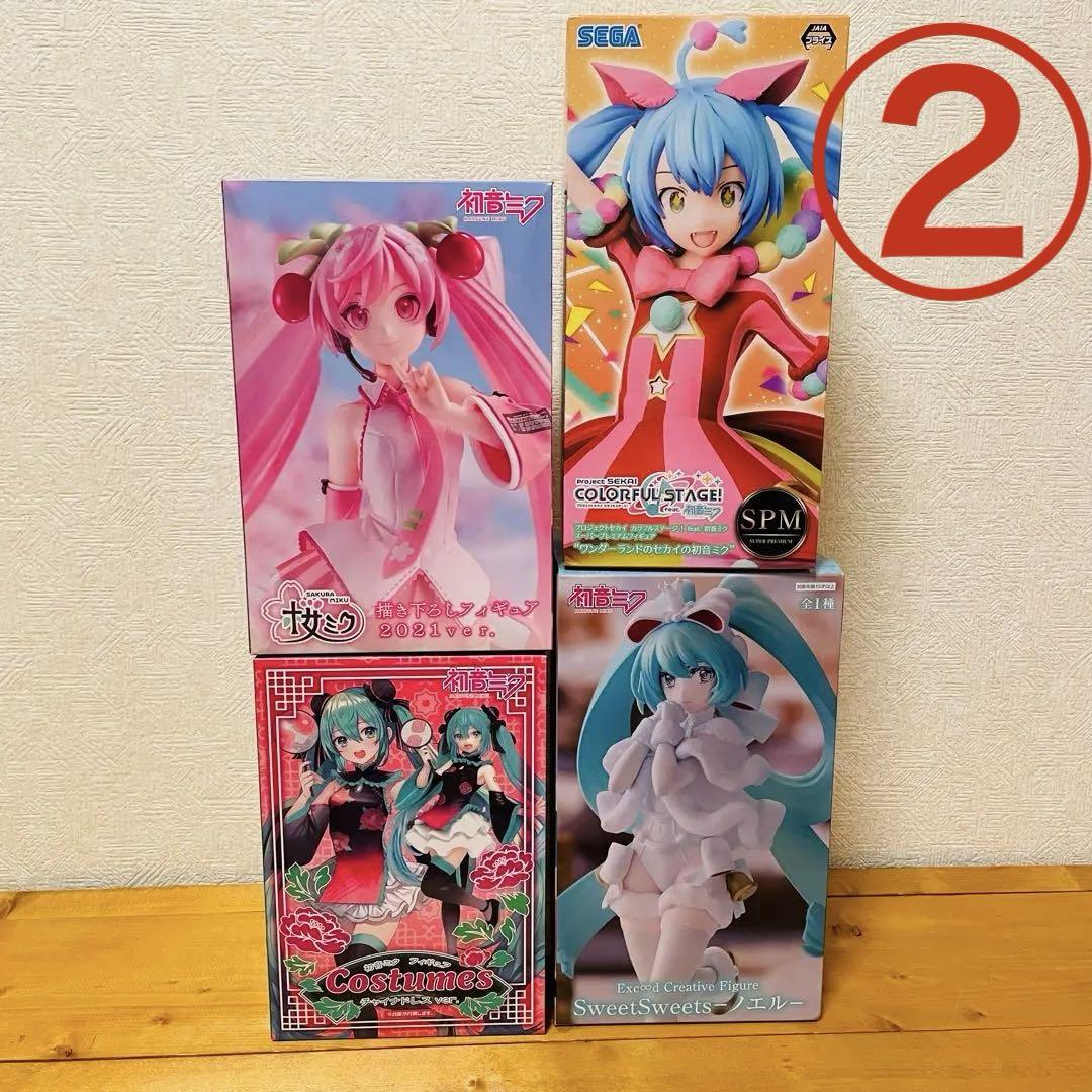 初音ミクと桜ミクまとめ売り‼️23個セット