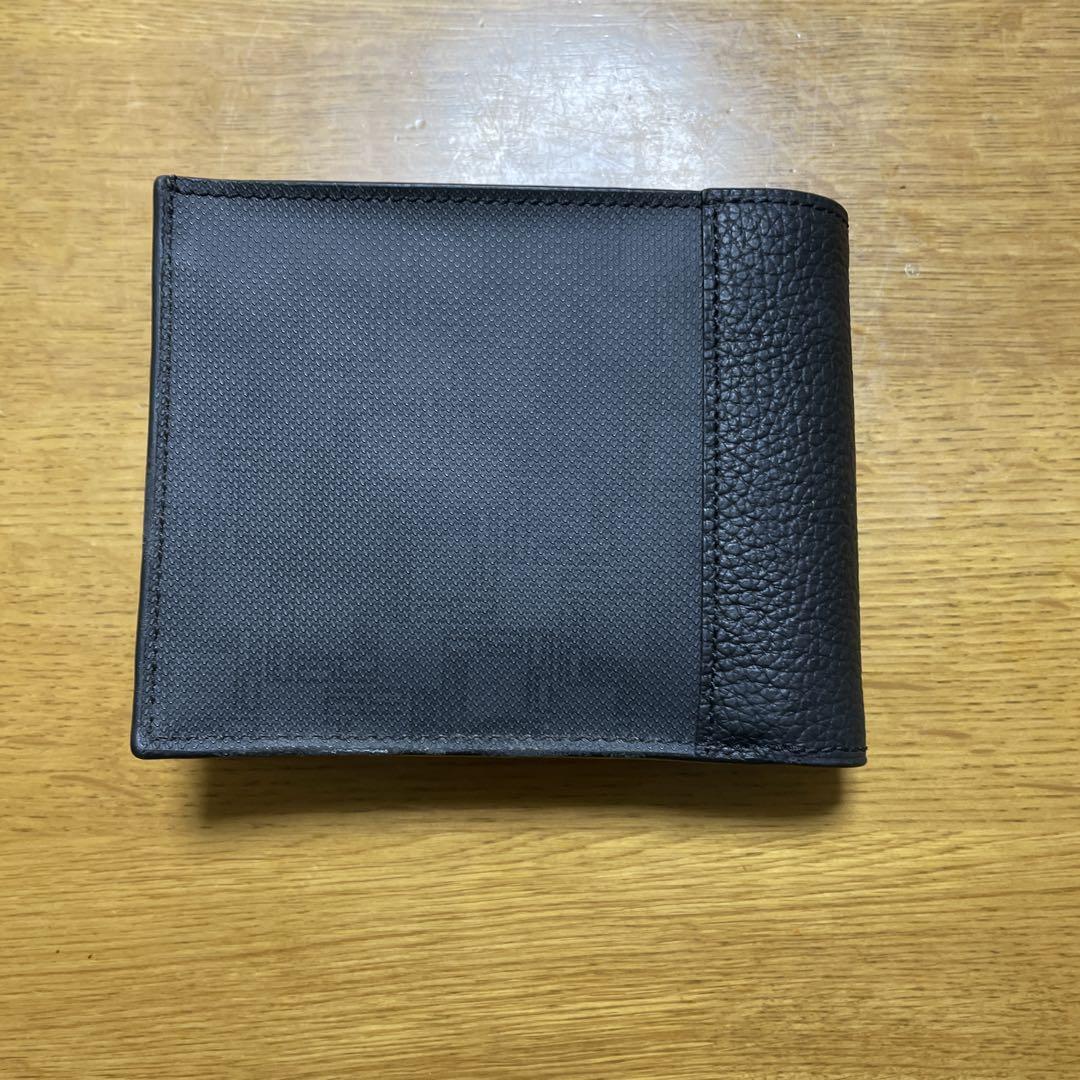 二つ折り財布