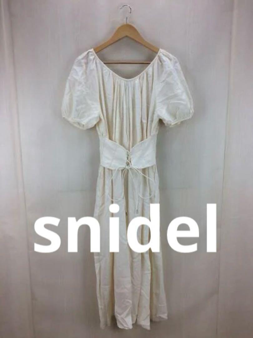 美品♡snidel♡コルセット付アイボリー パフスリーブドレス
