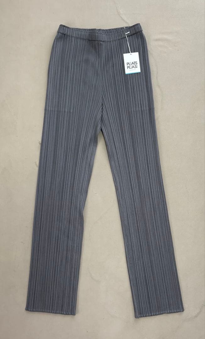 美品♪PLEATS PLEASE BASICS パンツ　グレー　サイズ3