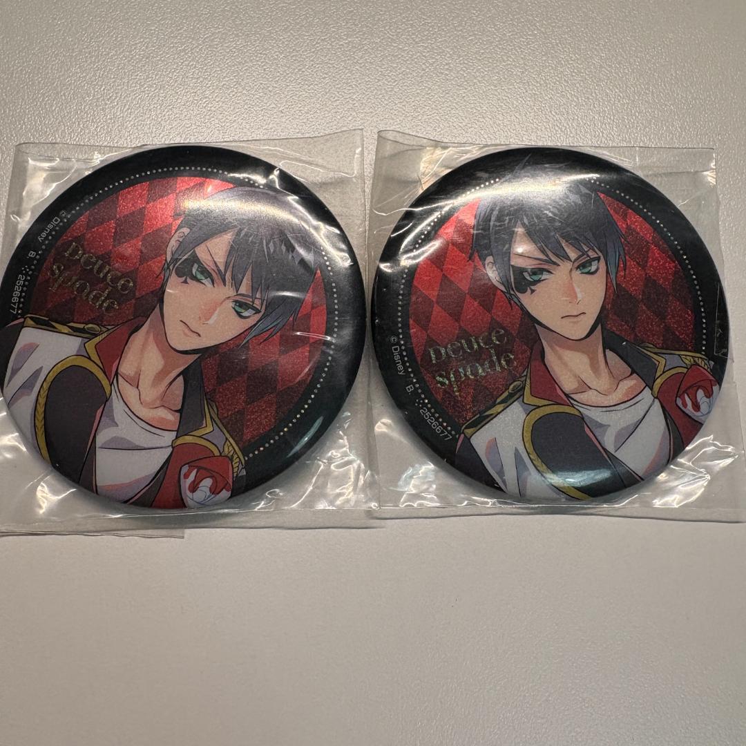 大人も着やすいシンプルファッション メルカリ便】ツイステ 缶バッジ 2点 寮服 デュース カプセル ピンズ・ピンバッジ・缶バッジ