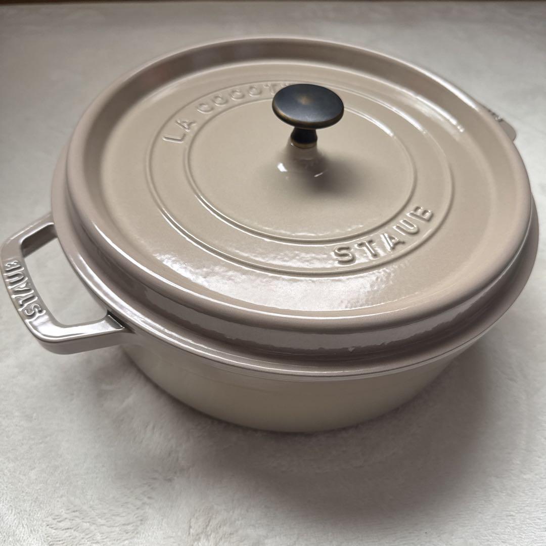 ストウブ Staub シャロー ココット ラウンド リネン 26cm