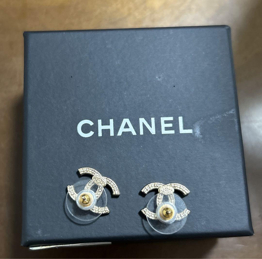 未使用　CHANEL ゴールド CCマーク ピアス