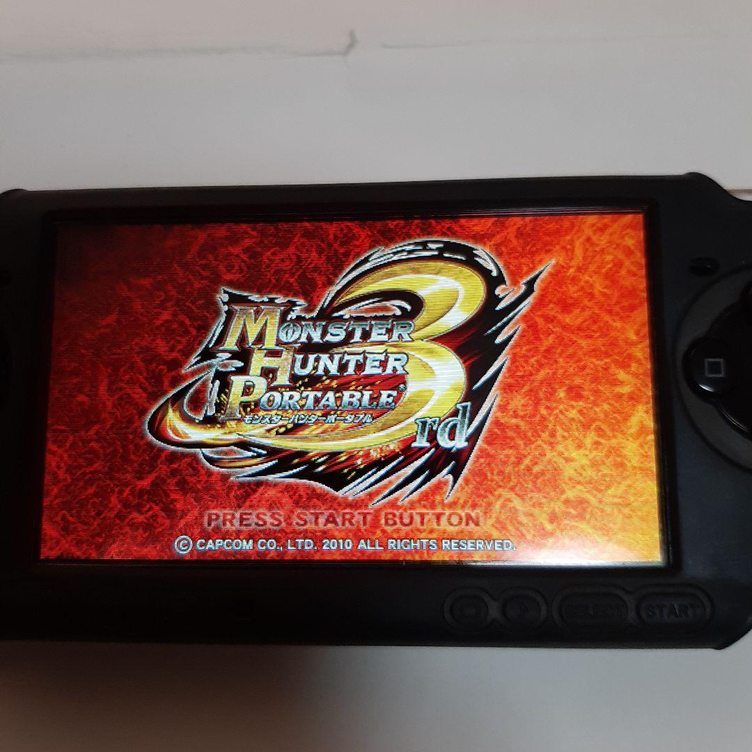 PSP3000本体充電器付き+ソフト6点+付属品説明書