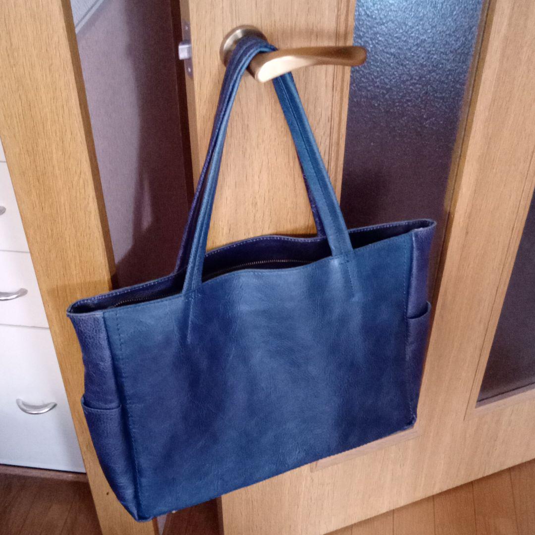 革のトートバッグ