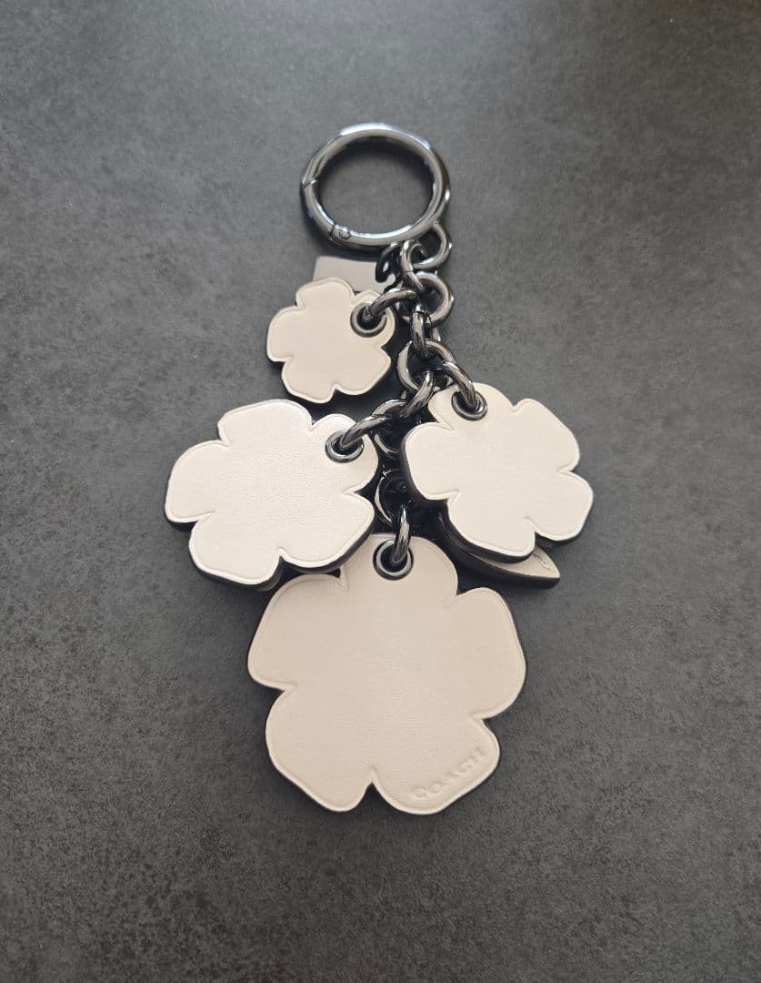 コーチ ウィローフローラル バッグチャーム 未使用 コーチ ウィローフローラル バッグチャーム 未使用