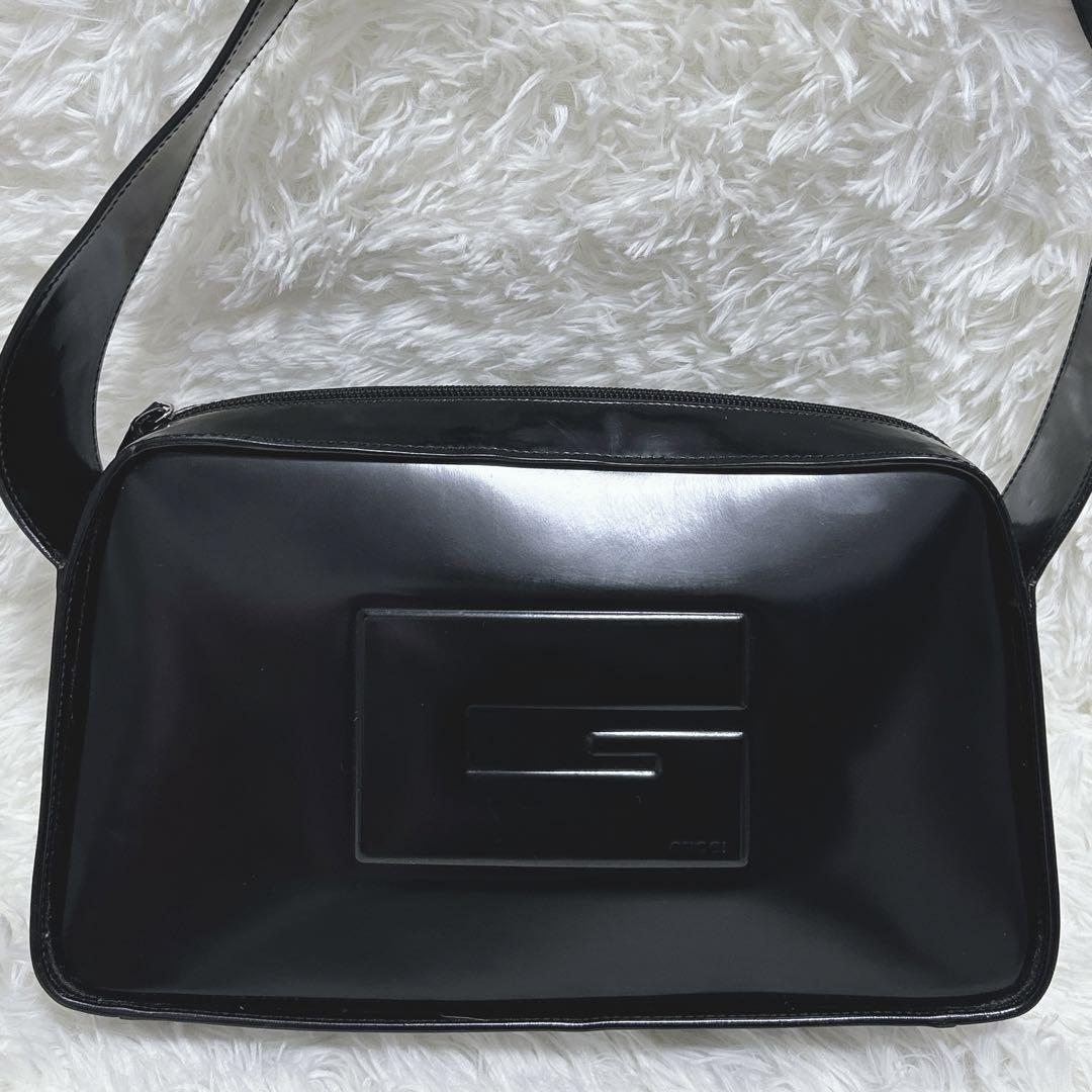 GUCCI グッチGロゴ エナメル ミニバッグ ハンドバッグ　ブラック　黒