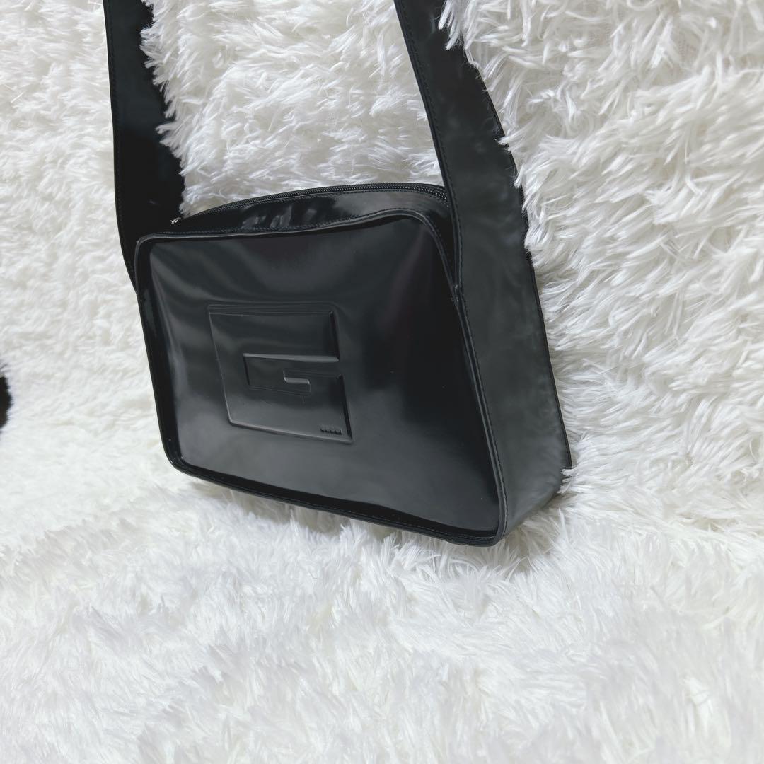 GUCCI グッチGロゴ エナメル ミニバッグ ハンドバッグ　ブラック　黒