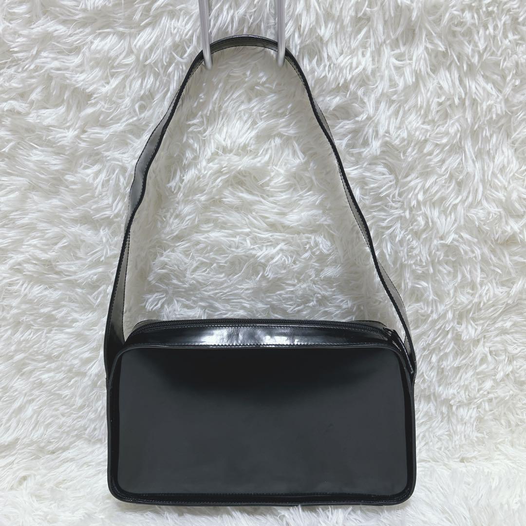 GUCCI グッチGロゴ エナメル ミニバッグ ハンドバッグ　ブラック　黒