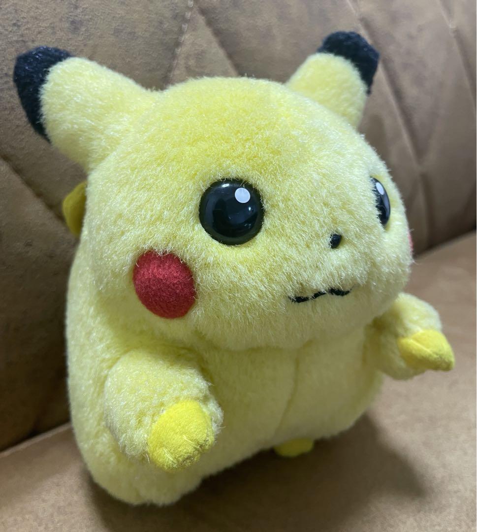ピカチュウ　ぬいぐるみ　トミー