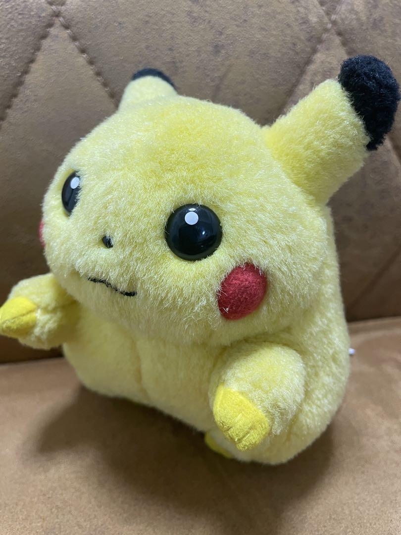 ピカチュウ　ぬいぐるみ　トミー