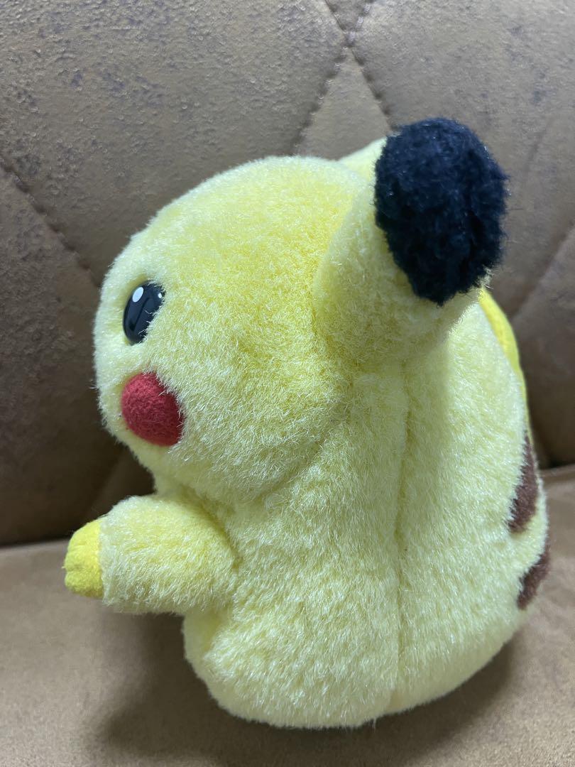 ピカチュウ　ぬいぐるみ　トミー