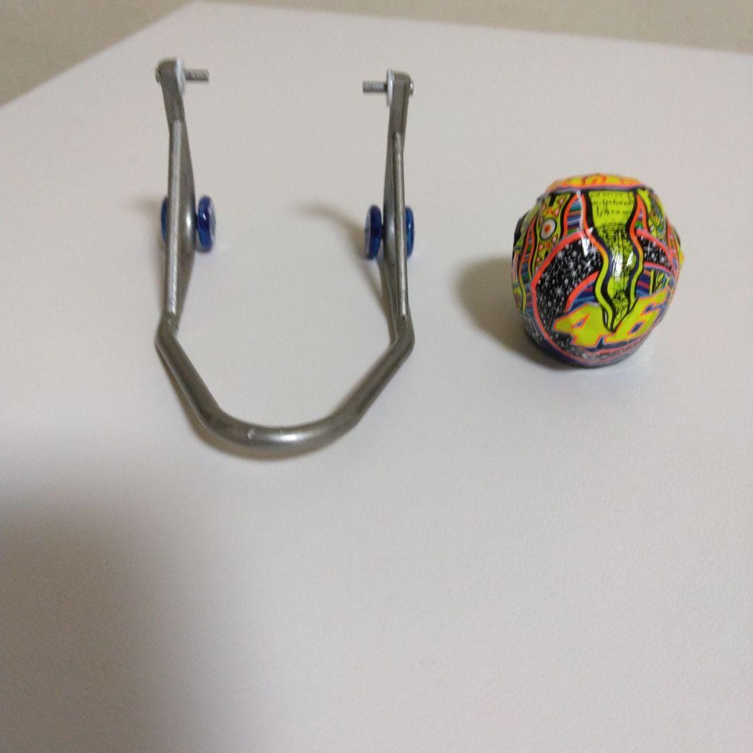 Yamaha YZR-M1 1/12 スケール Valentino Rossi