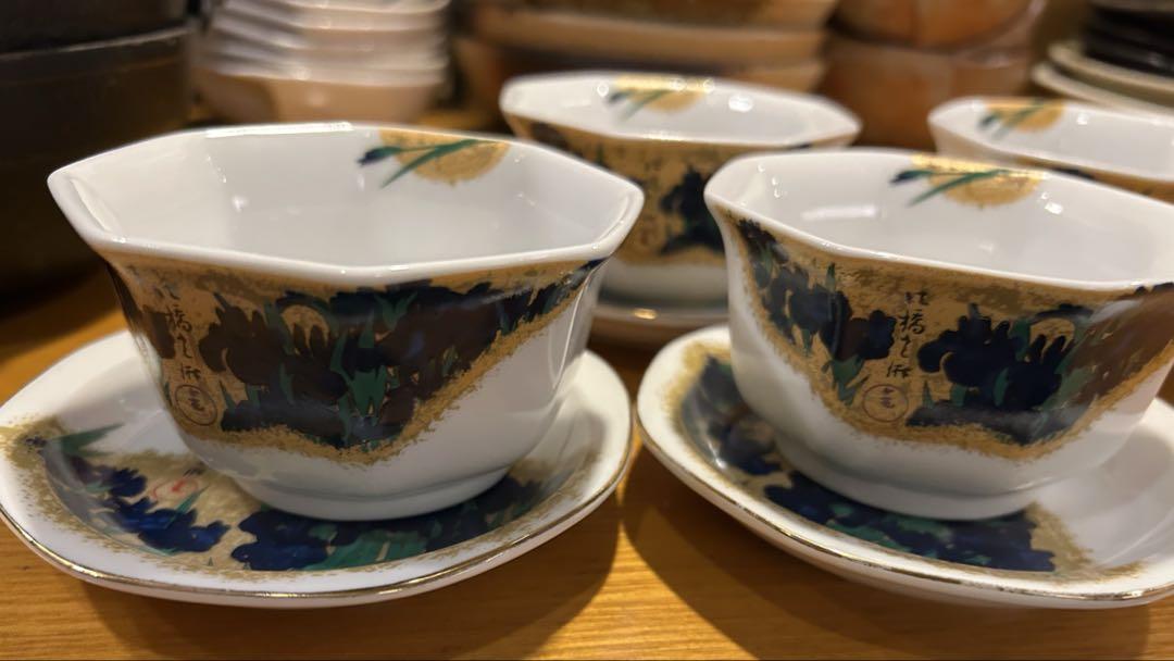 尾形光琳の燕子花図天王窒八角形の陶磁器カップセット 4個