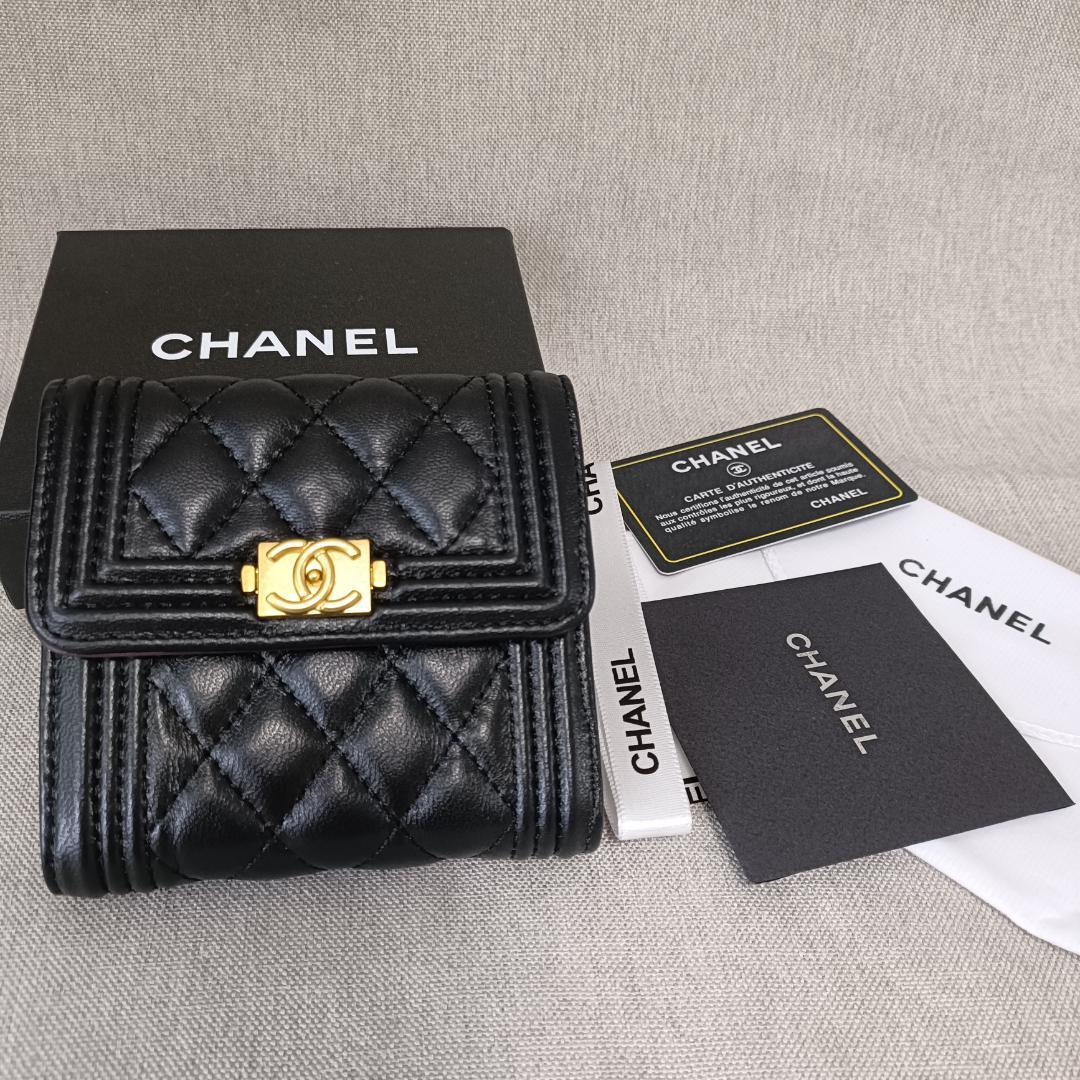 CHANEL ブラック 三つ折り財布 - メルカリ