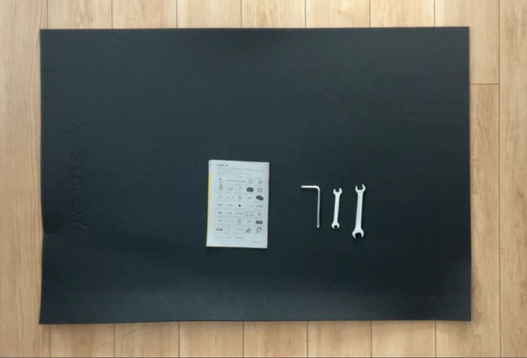 一目惚れする steady バンド付きフィットネスバイク ST143|組み立て式目立った傷や汚れなし ふんわりした