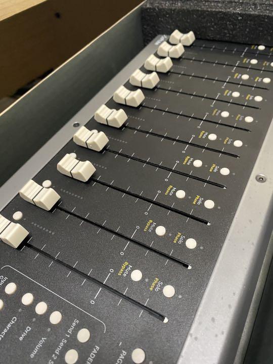 新作人気 Softube Console1 Fader hCAgl-m76610276942 好評高評価